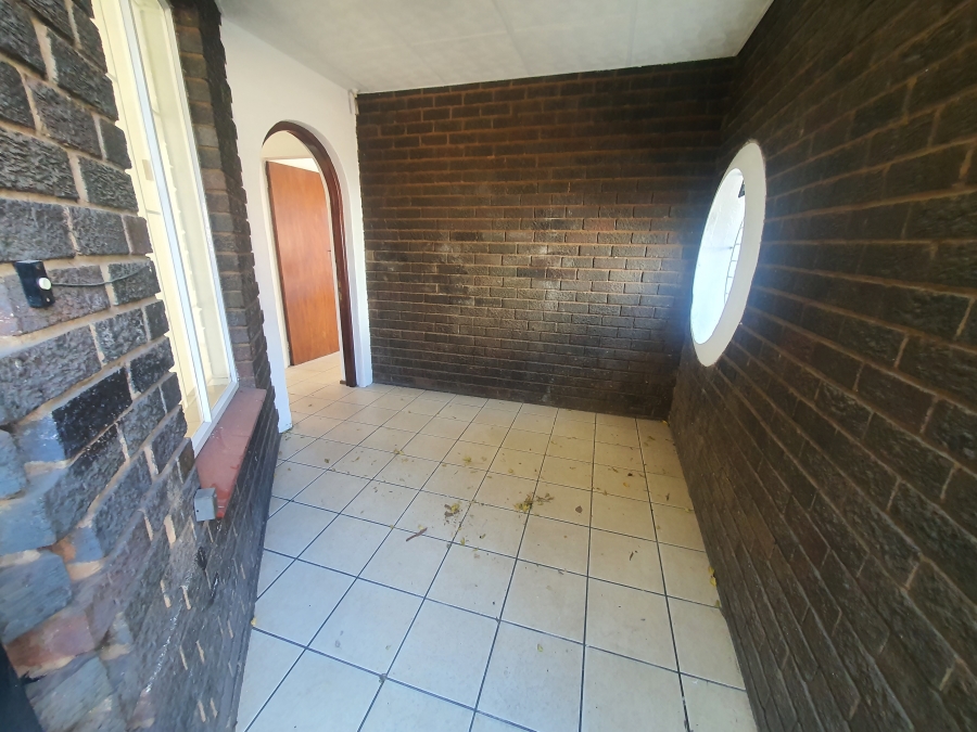 To Let 3 Bedroom Property for Rent in Laudium Gauteng