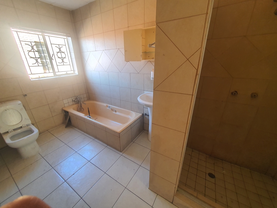 To Let 3 Bedroom Property for Rent in Laudium Gauteng
