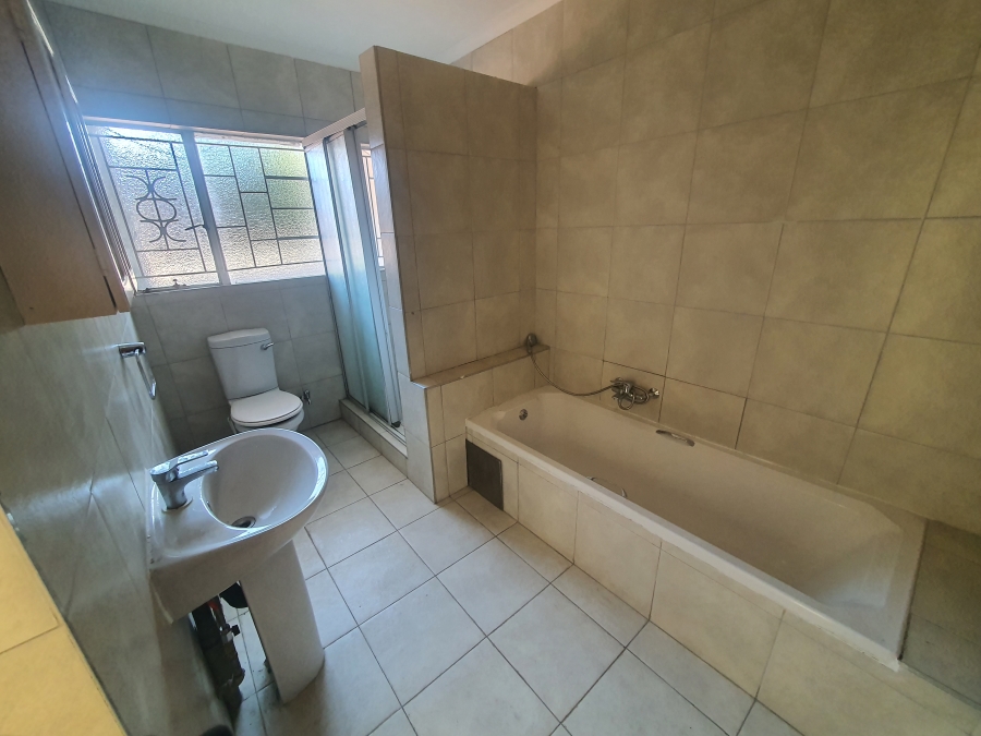 To Let 3 Bedroom Property for Rent in Laudium Gauteng