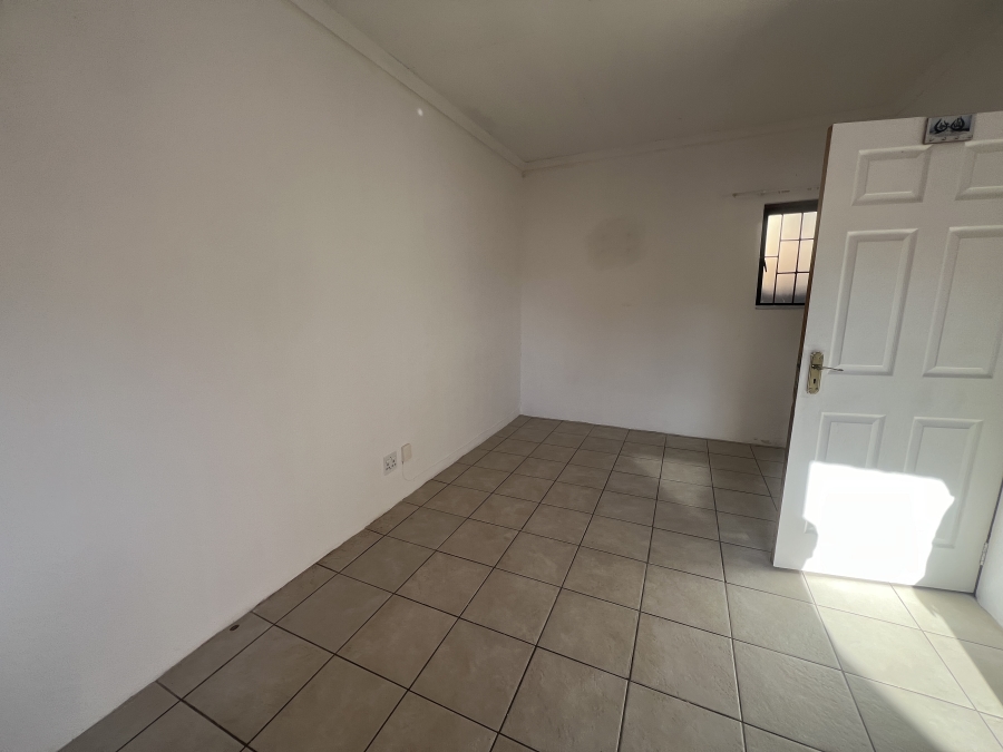 To Let 1 Bedroom Property for Rent in Laudium Gauteng