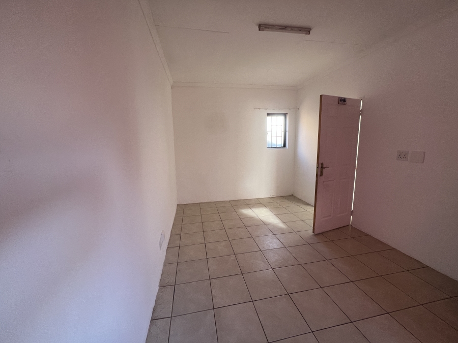To Let 1 Bedroom Property for Rent in Laudium Gauteng