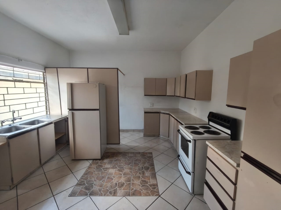 To Let 3 Bedroom Property for Rent in Laudium Gauteng