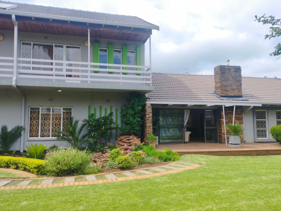 6 Bedroom Property for Sale in Lenasia Ext 1 Gauteng