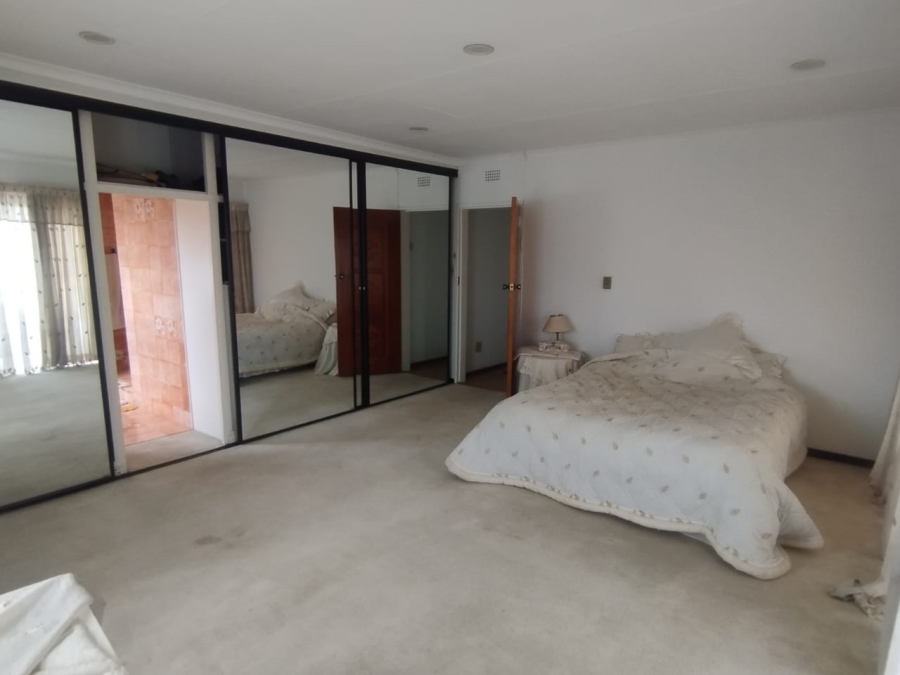 6 Bedroom Property for Sale in Lenasia Ext 1 Gauteng