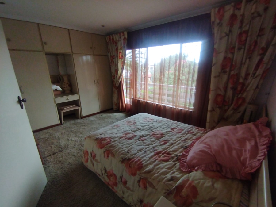 6 Bedroom Property for Sale in Lenasia Ext 1 Gauteng