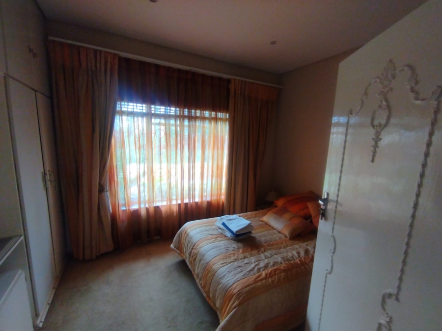 6 Bedroom Property for Sale in Lenasia Ext 1 Gauteng