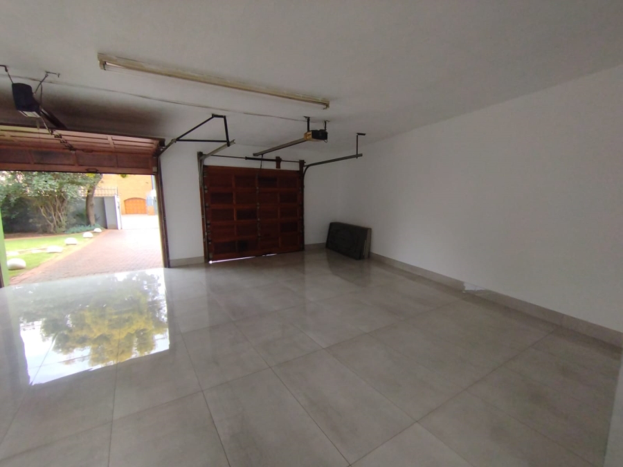 6 Bedroom Property for Sale in Lenasia Ext 1 Gauteng