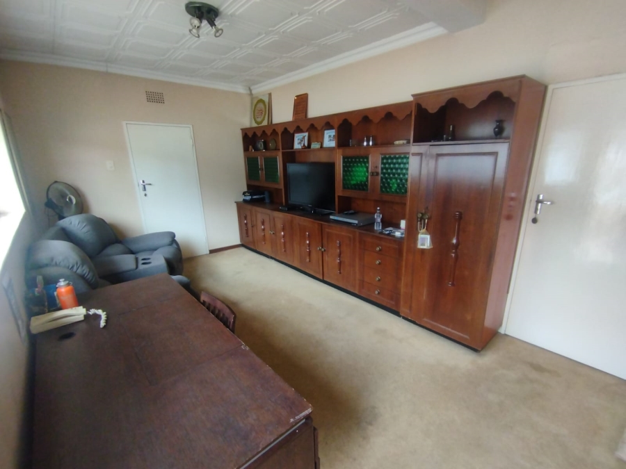 6 Bedroom Property for Sale in Lenasia Ext 1 Gauteng