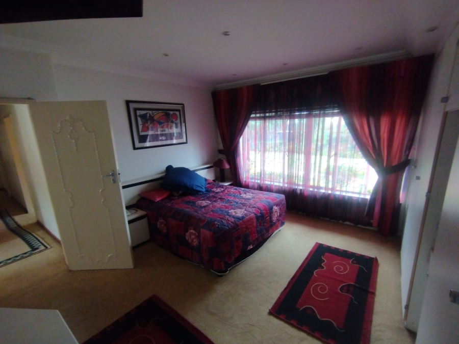 6 Bedroom Property for Sale in Lenasia Ext 1 Gauteng