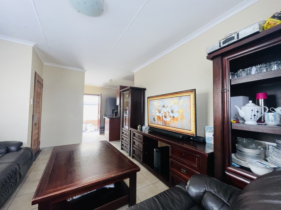 3 Bedroom Property for Sale in Kosmosdal Gauteng