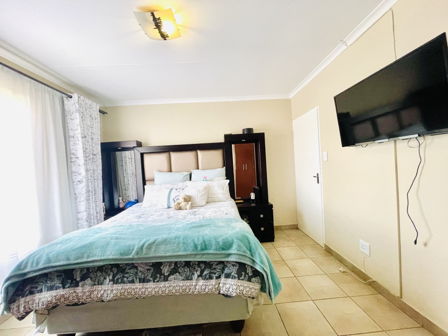 3 Bedroom Property for Sale in Kosmosdal Gauteng