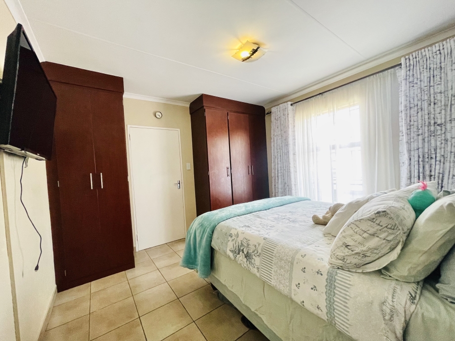 3 Bedroom Property for Sale in Kosmosdal Gauteng