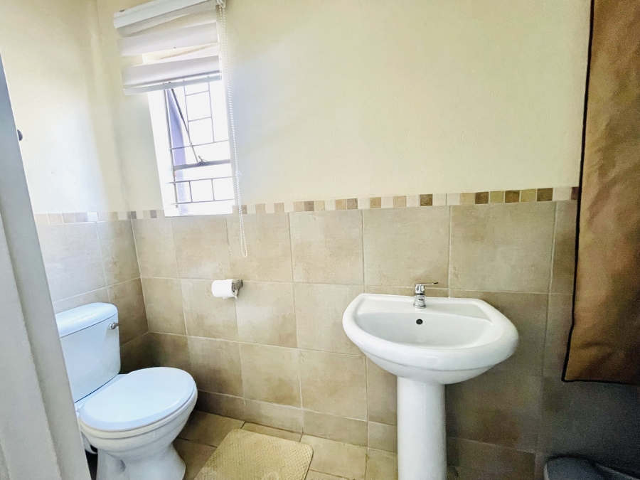 3 Bedroom Property for Sale in Kosmosdal Gauteng