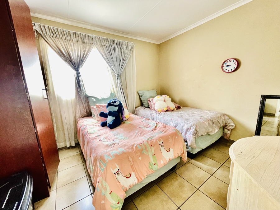 3 Bedroom Property for Sale in Kosmosdal Gauteng