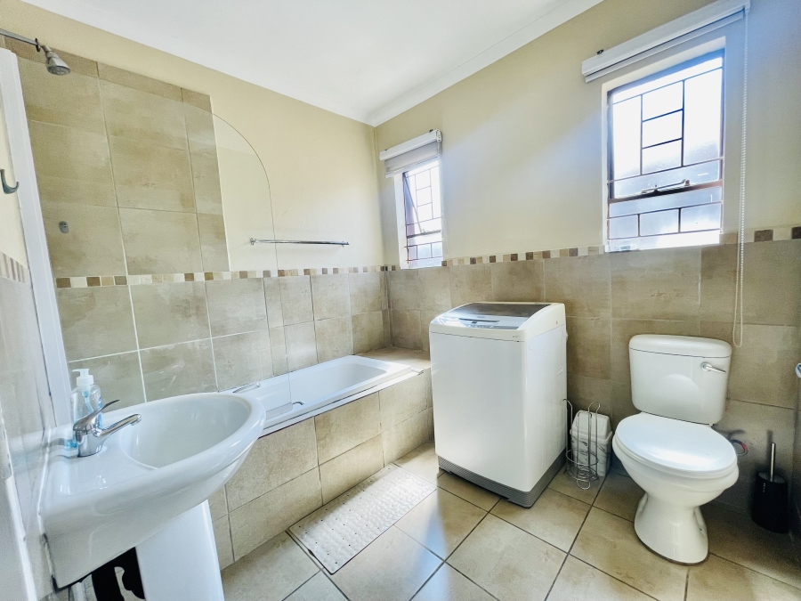 3 Bedroom Property for Sale in Kosmosdal Gauteng