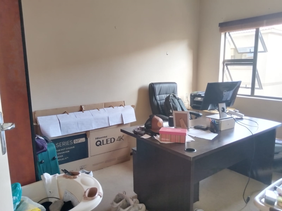 To Let 2 Bedroom Property for Rent in Lonehill Gauteng