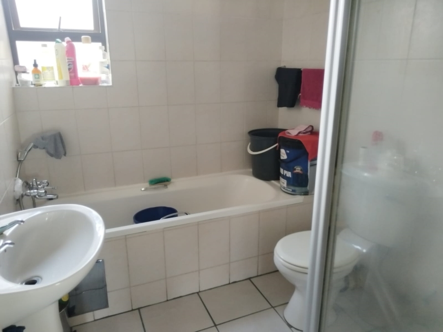 To Let 2 Bedroom Property for Rent in Lonehill Gauteng