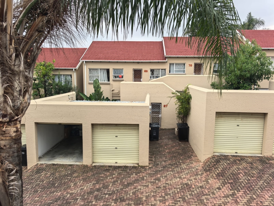 2 Bedroom Property for Sale in Vorna Valley Gauteng