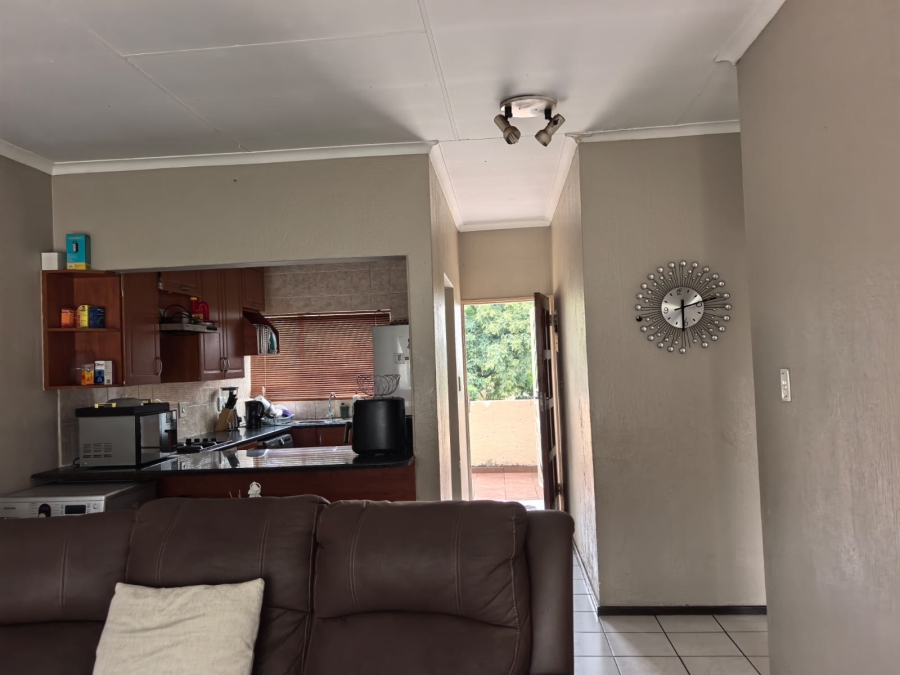 2 Bedroom Property for Sale in Vorna Valley Gauteng