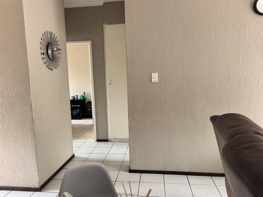 2 Bedroom Property for Sale in Vorna Valley Gauteng