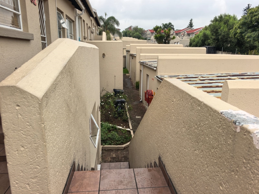 2 Bedroom Property for Sale in Vorna Valley Gauteng