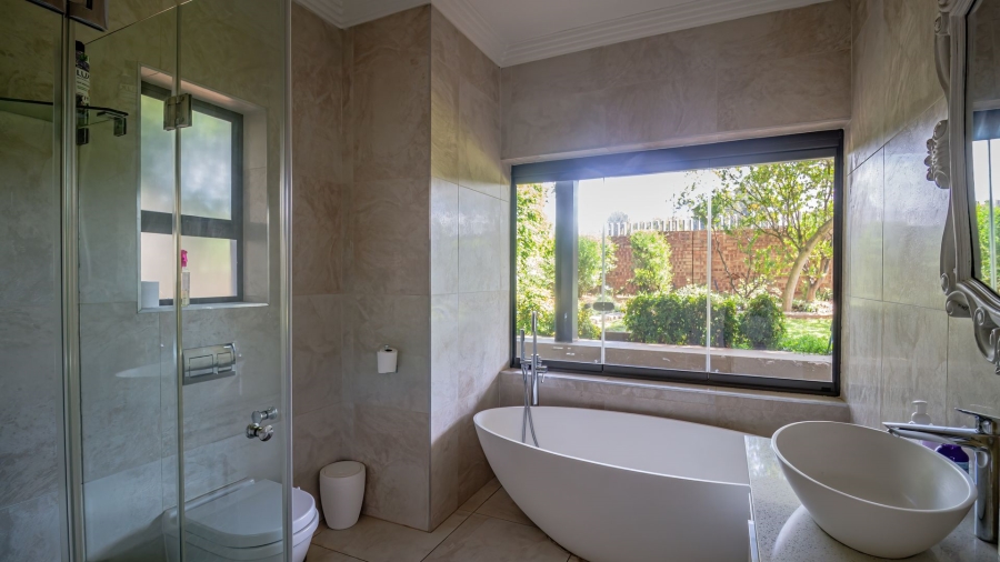 5 Bedroom Property for Sale in Midstream Hill Gauteng