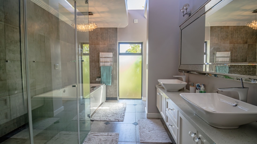 5 Bedroom Property for Sale in Midstream Hill Gauteng