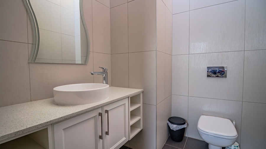5 Bedroom Property for Sale in Midstream Hill Gauteng