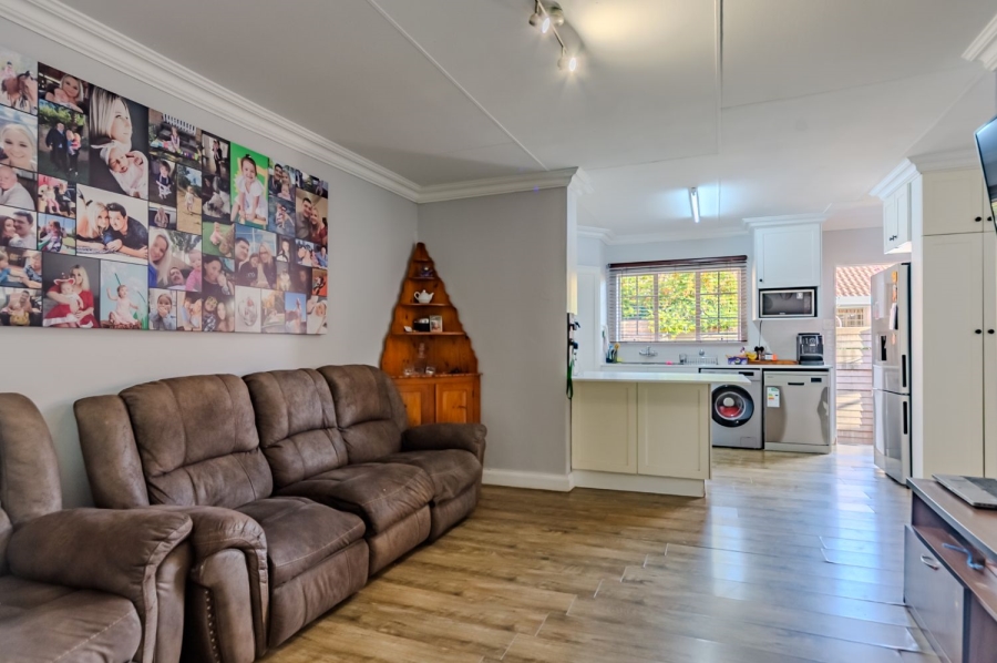 3 Bedroom Property for Sale in Erasmuskloof Gauteng