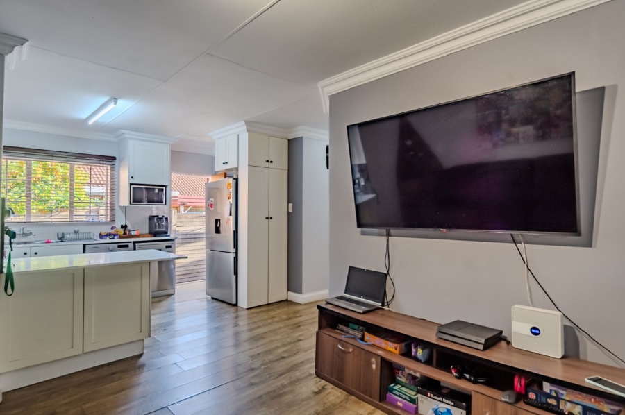 3 Bedroom Property for Sale in Erasmuskloof Gauteng