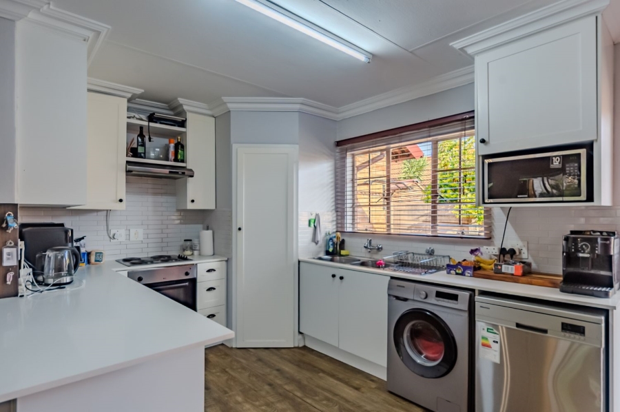 3 Bedroom Property for Sale in Erasmuskloof Gauteng