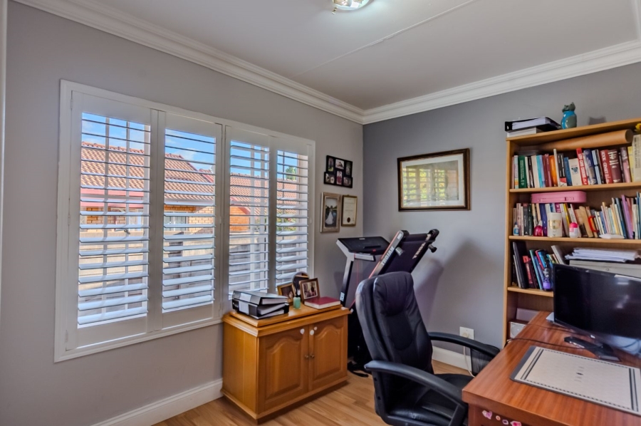 3 Bedroom Property for Sale in Erasmuskloof Gauteng