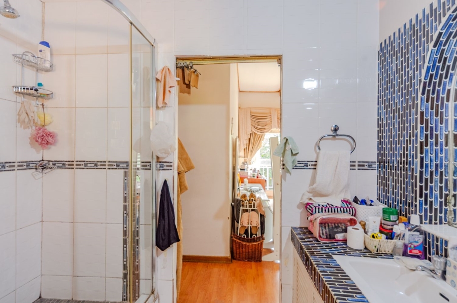 6 Bedroom Property for Sale in Constantia Park Gauteng