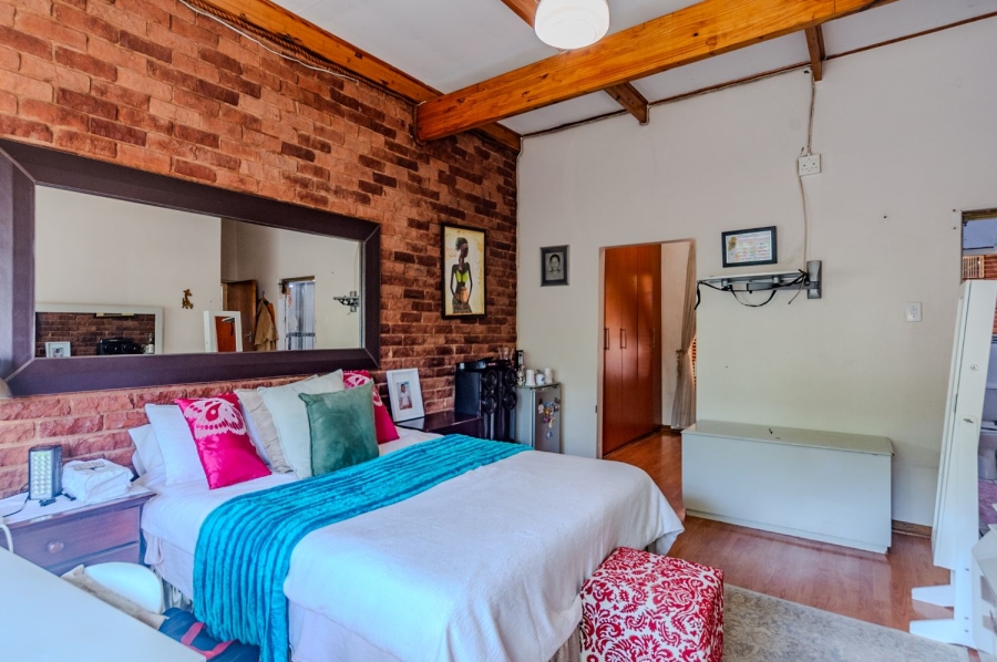 6 Bedroom Property for Sale in Constantia Park Gauteng