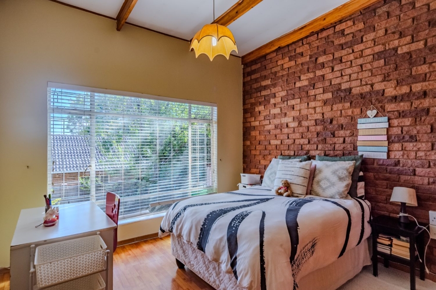 6 Bedroom Property for Sale in Constantia Park Gauteng