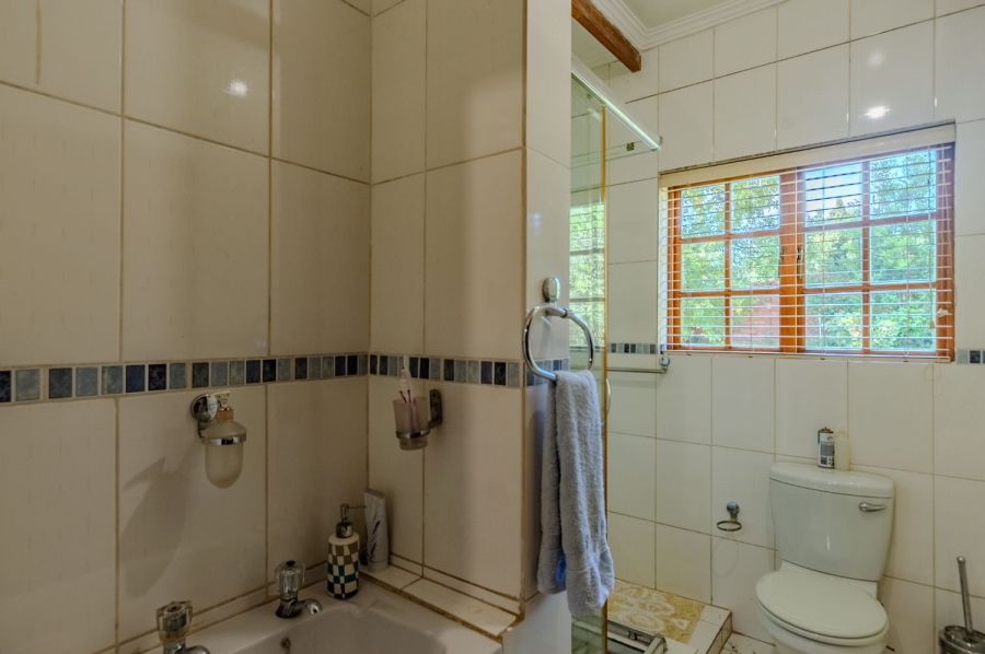 6 Bedroom Property for Sale in Constantia Park Gauteng