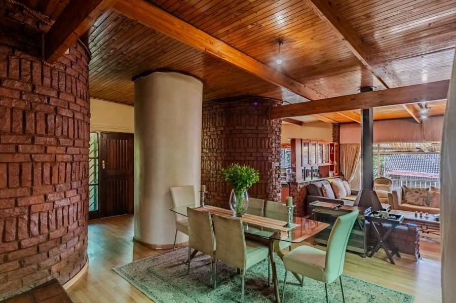 6 Bedroom Property for Sale in Constantia Park Gauteng