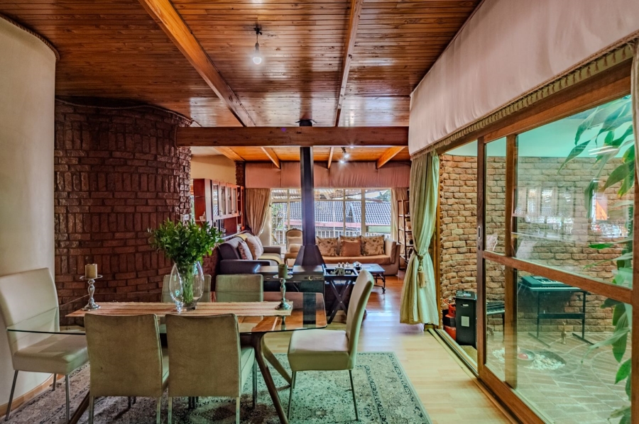 6 Bedroom Property for Sale in Constantia Park Gauteng