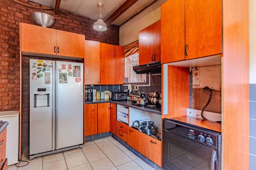 6 Bedroom Property for Sale in Constantia Park Gauteng