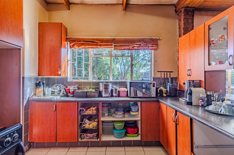 6 Bedroom Property for Sale in Constantia Park Gauteng