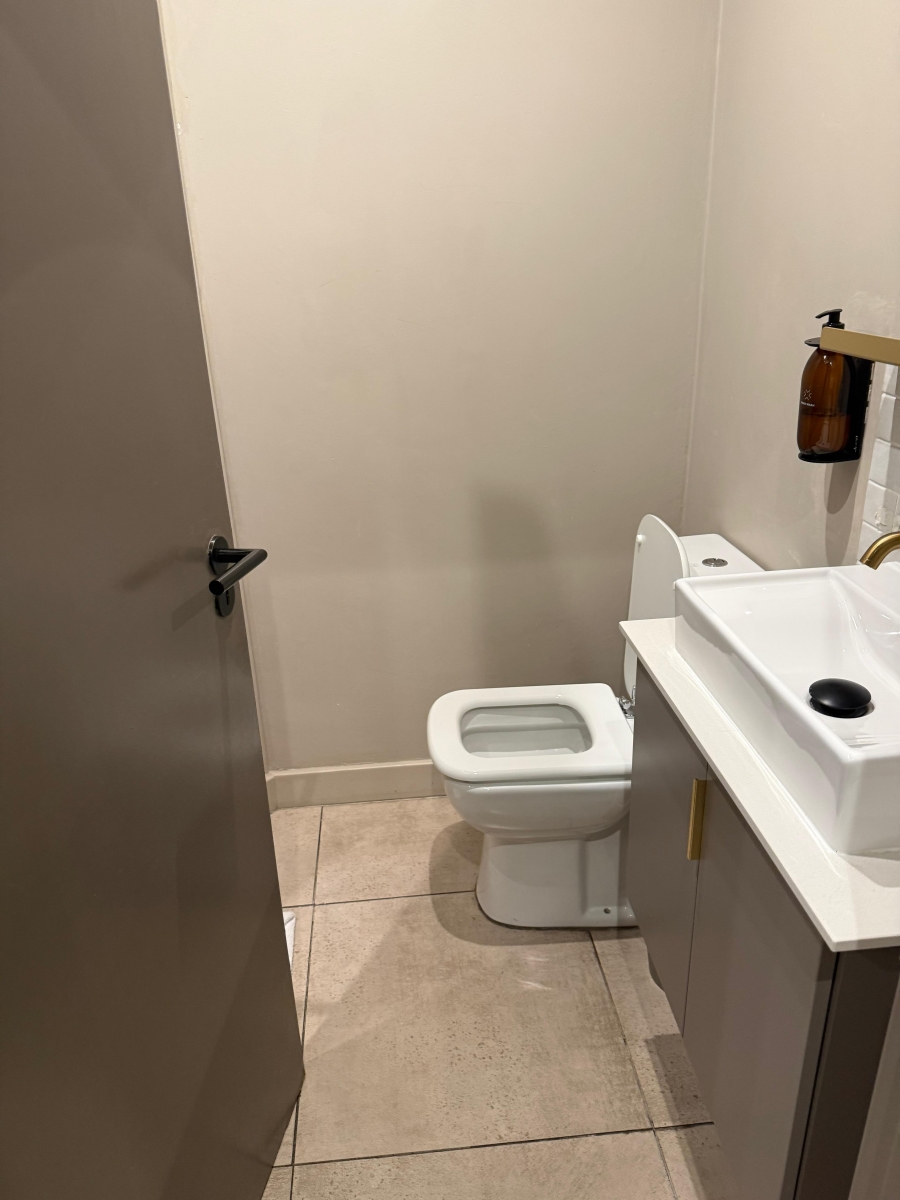 To Let 1 Bedroom Property for Rent in Sandown Gauteng