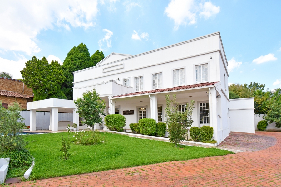 4 Bedroom Property for Sale in Benmore Gardens Gauteng