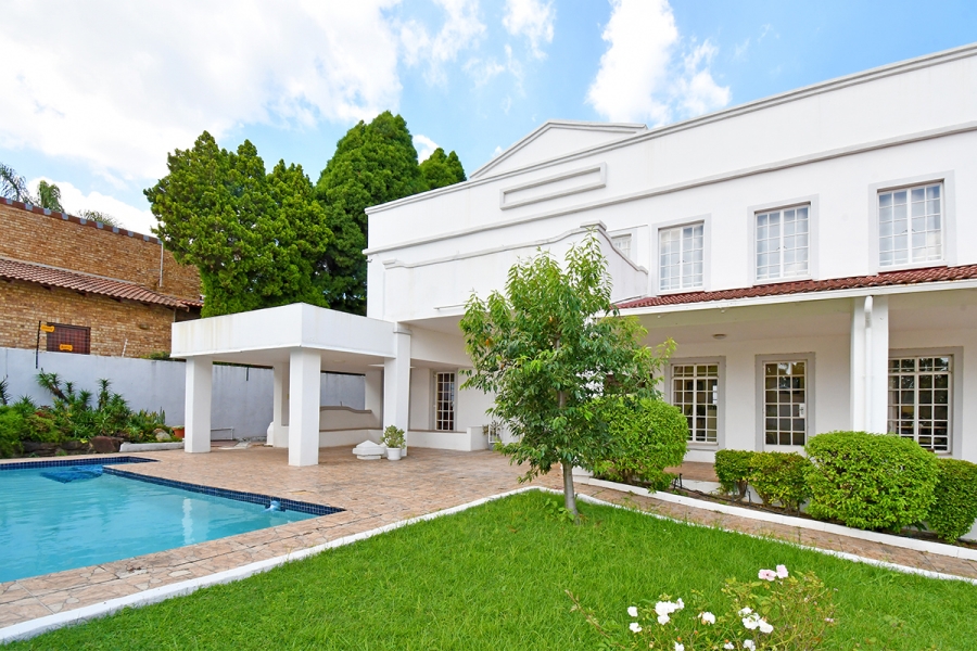 4 Bedroom Property for Sale in Benmore Gardens Gauteng