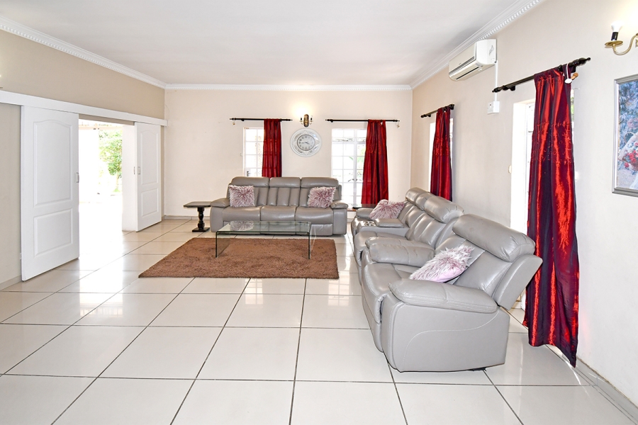 4 Bedroom Property for Sale in Benmore Gardens Gauteng