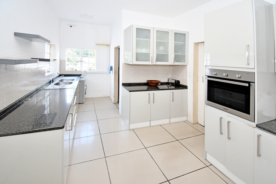 4 Bedroom Property for Sale in Benmore Gardens Gauteng