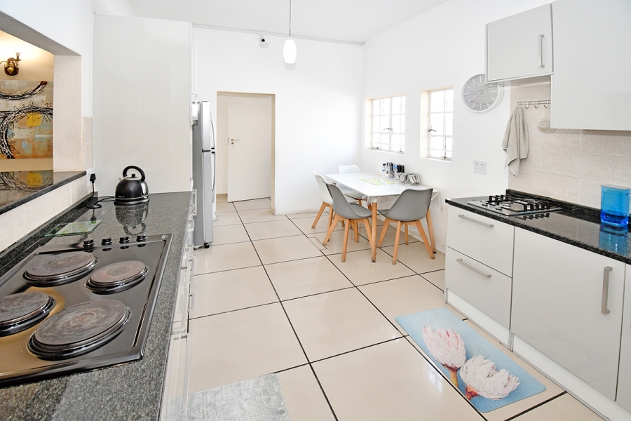 4 Bedroom Property for Sale in Benmore Gardens Gauteng