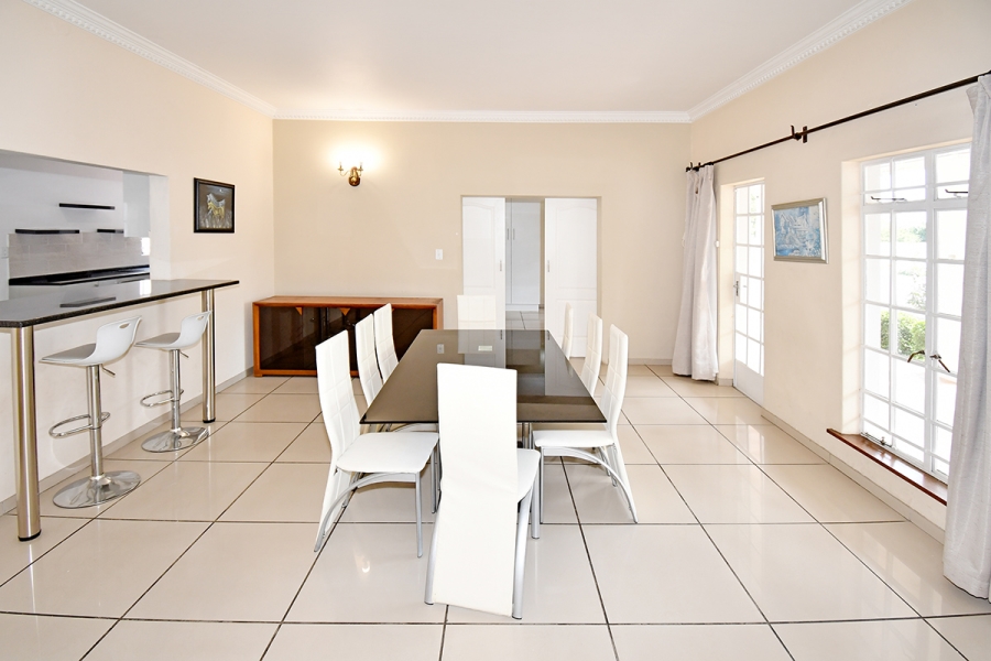 4 Bedroom Property for Sale in Benmore Gardens Gauteng