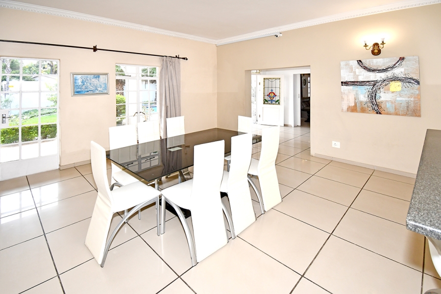4 Bedroom Property for Sale in Benmore Gardens Gauteng