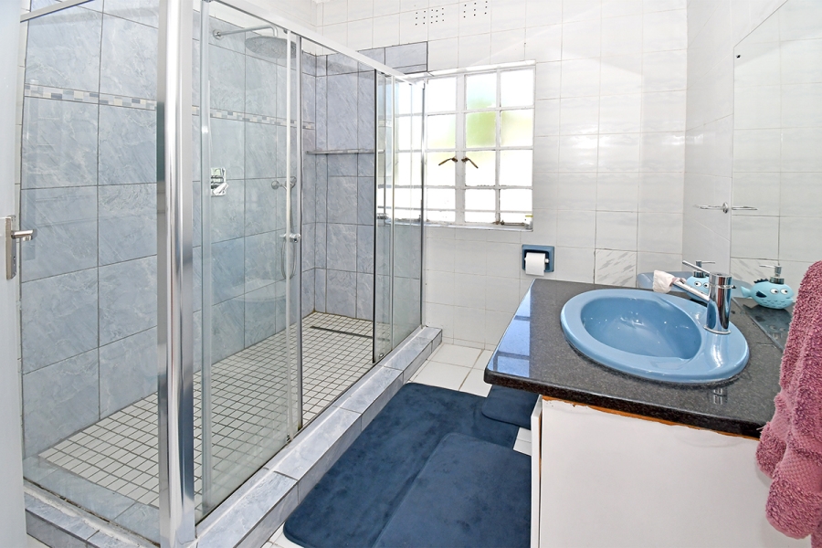4 Bedroom Property for Sale in Benmore Gardens Gauteng