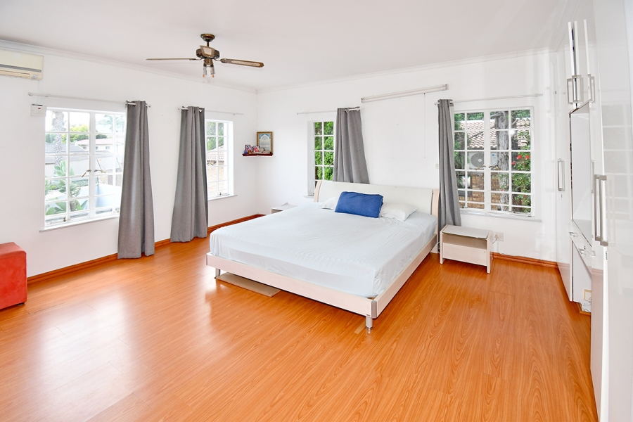 4 Bedroom Property for Sale in Benmore Gardens Gauteng